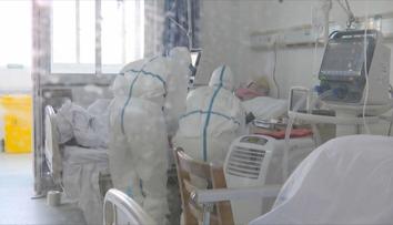 Za pátek přibylo 55 224 nakažených. Roste počet hospitalizovaných pacientů