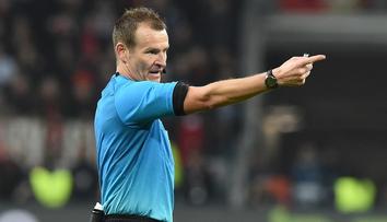 Jasná penalta! Sudí Královec snad zavřel oči, zařízl Bragu