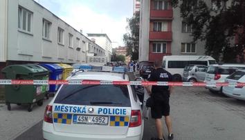 Muže našli po diskotéce ubodaného v bytě. Spolubydlícímu hrozí 20 let