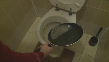 Vylitý olej poškozuje čistírny. O svátcích je zaplavilo rekordní množství