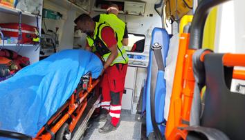 Dva několikatunové válce přimáčkly v Ostravě pracovníka. Pak přišla další nehoda