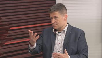 Nacher zveřejnil tabulku vulgarit: Takto se poslanci oslovují