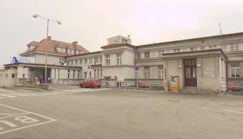 V nemocnici Bulovka zaměnili pacientky. Poškozené dostanou přes dva miliony korun