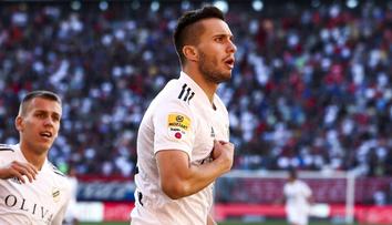 Srb předvedl v nejvyšší lize nevídaný kousek. Dal dva góly přímo z rohu