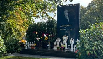 Návštěva na Bertramce a vzkazy u hrobu: Karel Gott zemřel před třemi lety