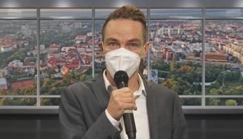 Šéfem Pirátů zůstal Bartoš, prvním místopředsedou se stal Marcel Kolaja