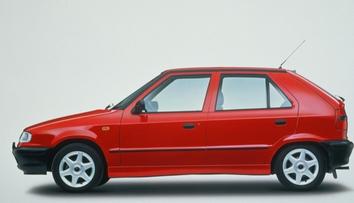PŘEHLED: Komplikace s palivem E10, starší vozy ve šrotu skončit nemusejí