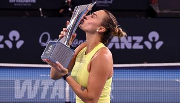 Světová jednička čeká na prsten. Po triumfu si rýpla do svého přítele