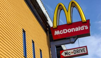V salátu z McDonald´s našli parazity z výkalů. 500 nakažených