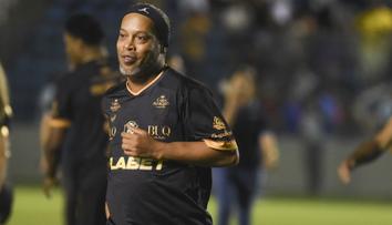 Fotbalová bomba v Itálii: Ronaldinho se vrací z důchodu, pomůže týmu ze třetí ligy