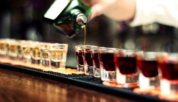 Reklama na alkohol Čechům nevadí. Chtějí však přísnější trestání opilých řidičů