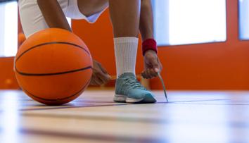 Drsné podmínky při ME způsobily zranění. Basketbalisté závěr zápasu bojkotovali
