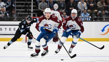 NHL je zpátky. Nečas propálil Vejmelku dělovou ránou