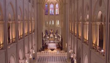 Katedrála Notre Dame se opět ukáže v celé kráse. Jako první ji viděl Macron
