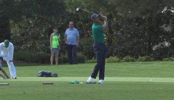 Slavný golfový turnaj bude bez šampiona, nechybí legendární Woods