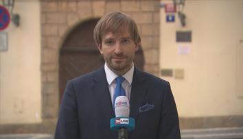 Respirátory zůstávají dál, zmírnění na roušky Vojtěch odvolal!
