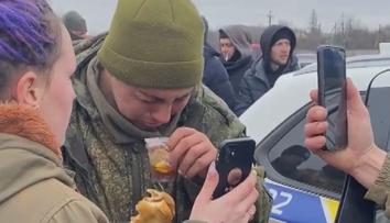 Ruští vojáci se utápí v slzách. Většina z nich ani neví, proč na Ukrajině válčí