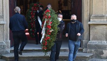 Klan Kočkových se rozloučil s dalším členem, zemřel bratr hlavy rodiny