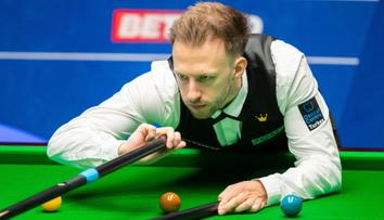 Debutant Gilbert zaskočil Murphyho, druhým semifinalistou je Trump