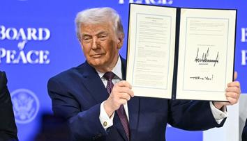 Rada míru začala oficiálně existovat. Trump a další lídři podepsali její založení