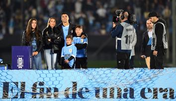 Suárez se loučil v slzách. Odcházíš jako legenda, poklonil se parťák