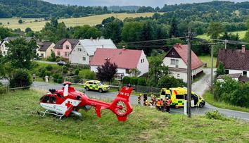 Během pár hodin hned tři nehody motorkářů. U všech zasahoval i vrtulník