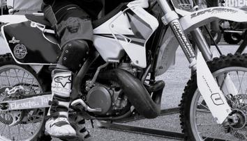 Slavný motokrosař zemřel při tréninku, zkoušel náročný trik. Loučil se i Podmol