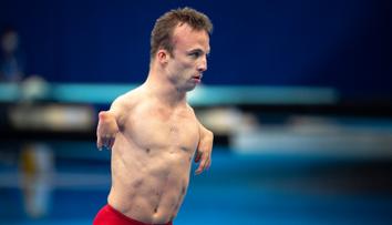 Český paralympionik o bezrukém cyklistovi: Já jsem zase dostal švihadlo