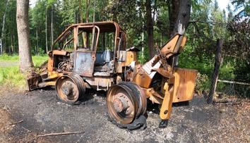Lubomíra připravil žhář o živobytí. Zapálil mu traktor po otci