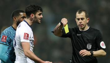Revoluce ve fotbale? V Anglii zvažují zavedení trestné lavice