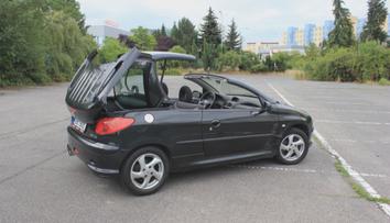 Auta jen pro bohaté? Expert popisuje výhody a nevýhody kabrioletů