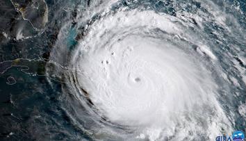 Hurikán Irma mírně zeslábl, na Floridě vrcholí evakuace