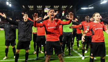 Saint-Étienne má po skvělém obratu první výhru, Rennes deklasoval Lyon