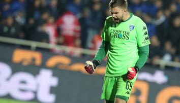 Neuvěřitelné! Brankář čelil téměř padesáti střelám, gól nedostal