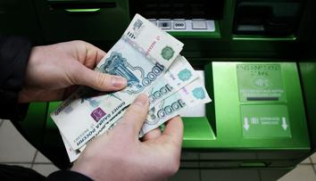 V Rusku propukl strach o úspory. Lidé z bank vybírají miliardy