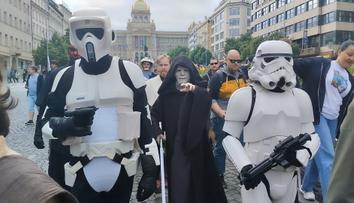 Přednášky, workshopy a množství masek. Fanoušci si připomněli Den Star Wars