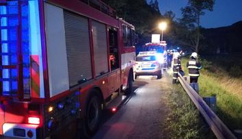 Auto při nehodě skončilo na střeše v Sázavě: Jeden mrtvý!