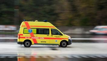 Chemická látka nalitá do kočárku poleptala matku i kojence. Oba skončili v nemocnici