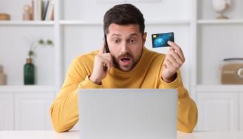 Velká česká banka oznámila odstávku. Omezené budou i platby kartou