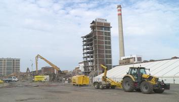 Ve Zlíně končí demolice po požáru. Část budovy možná zůstane stát