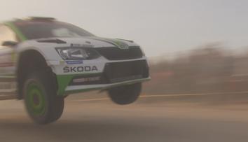 Létající auta, extrémní tratě. Tohle je nejdrsnější rally světa