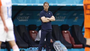 Pohroma s Českem ho stála místo. De Boer končí na lavičce Nizozemska