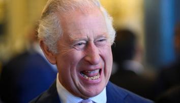 Buckinghamský palác oznámil zásnuby v královské rodině. Potěšily i Karla III.
