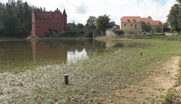 Slavný zámek z pohádek je téměř bez vody. Oprava vyjde na 50 milionů