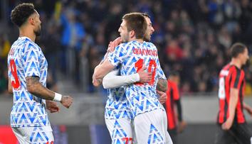 Slovan Bratislava ovládl domácí derby v historických dresech. Trnava se dál trápí