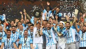 Bláznivý zápas v argentinském poháru. Rozhodčí rozdal 11 červených karet