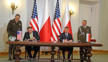 Pompeo chce v Polsku víc vojáků USA. Podepsal dohodu s ministrem