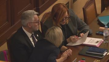 Vláda schválila zákon o úřednících. Má usnadnit jejich výměnu