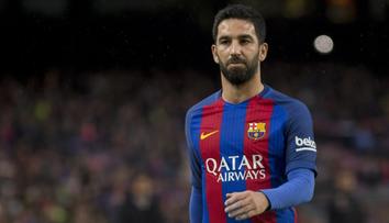 Místo dresu Barcelony na tři roky do vězení! Arda zmlátil zpěváka