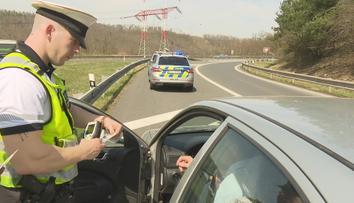 V úterý platíme pokuty, v pátek plníme lednice. Výzkum odhalil nákupní zvyky Čechů